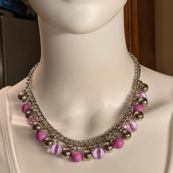 Beautifull purple, sold clear, silver, bead statement necklace - Picture 5 of 13